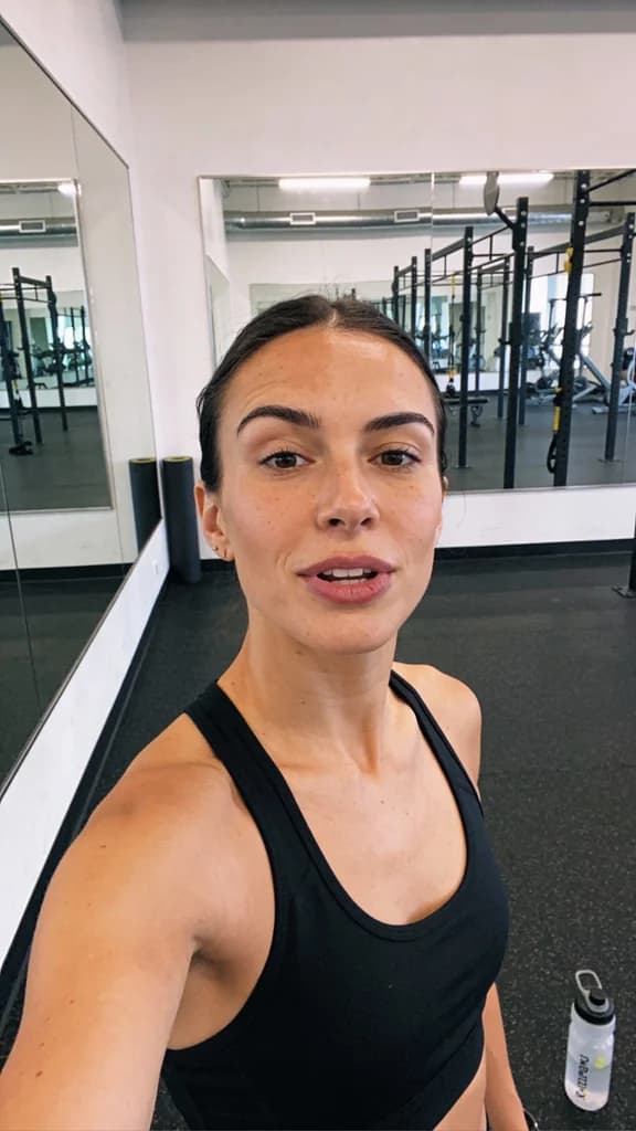 Friendly testimonial presenter